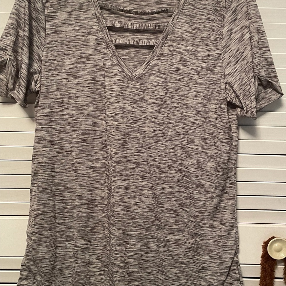 Black and gray no balance short sleeve T-shirt size L